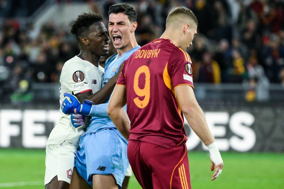 NEVJEROVATNO! Roma tri puta izvodila isti penal, golman Lila zaustavio sve pokušaje! (VIDEO)