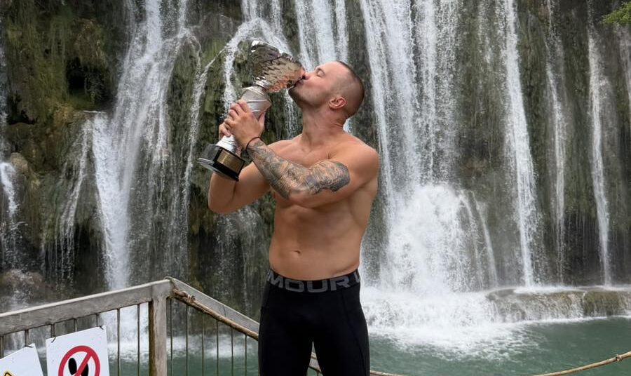 Spektakl u Jajcu: Banjalučanin Igor Arsenić pobjednik 11. međunarodnih skokova sa Plivinog vodopada (VIDEO)